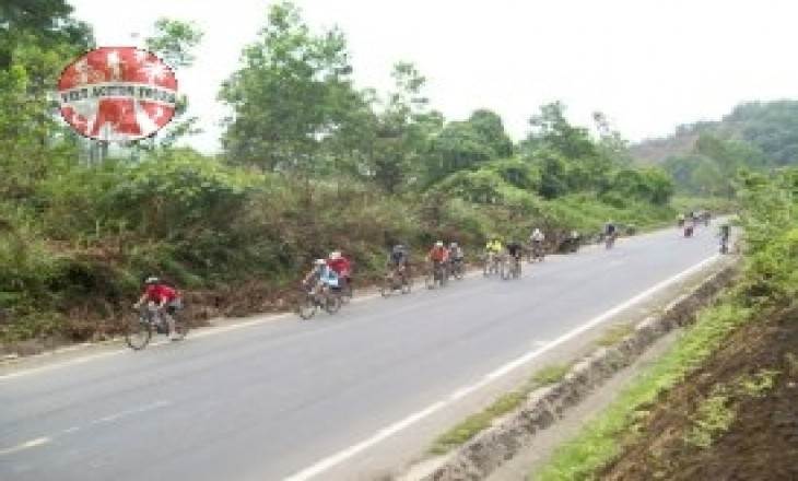 Chinh phục đỉnh Phượng Hoàng Chinh phục đỉnh Phượng Hoàng